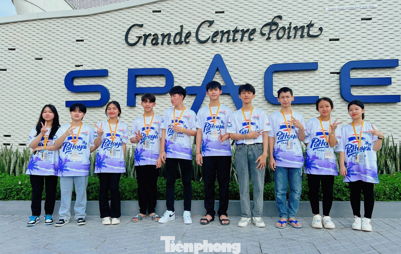 10 thí sinh tham dự và đã xuất sắc đạt 9 huy chương bạc và 1 giải khuyến khích. 10 thí sinh tham dự và đã xuất sắc đạt 9 huy chương bạc và 1 giải khuyến khích.