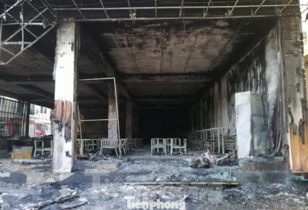 Tài sản bên trong bị thiêu rụi