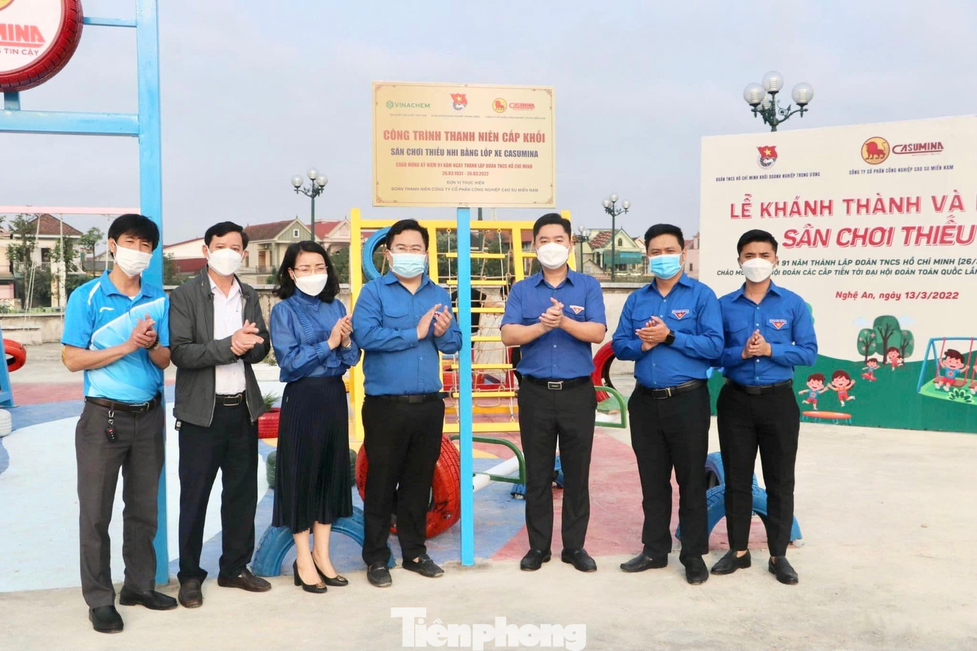 Tại Hưng Nguyên, Tỉnh đoàn Nghệ An phối hợp với Đoàn khối Doanh Nghiệp Trung ương và Công ty Cổ phần Công nghiệp Cao su Miền Nam tổ chức Lễ Khánh thành và bàn giao Công trình “Sân chơi cho em”. Đây là công trình ý nghĩa dành tặng cho các em thiếu nhi Nghệ An thể hiện trách nhiệm của tuổi trẻ trong các hoạt động chung tay xây dựng nông thôn mới, đặc biệt thông qua đó kêu gọi toàn thể xã hội cùng chung tay trong công tác chăm sóc, giáo dục các em thiếu nhi, góp phần thực hiện có hiệu quả cuộc vận động “Vì đàn em thân yêu”.