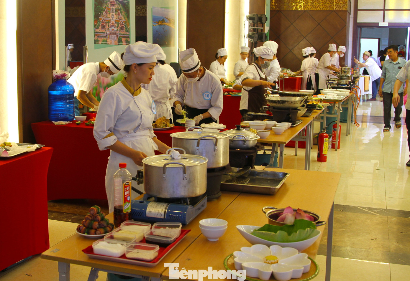 Sáng 16/5, Sở Du lịch Nghệ An tổ chức Cuộc thi ẩm thực chế biến món ăn từ sen tại khách sạn Mường Thanh Sông Lam.