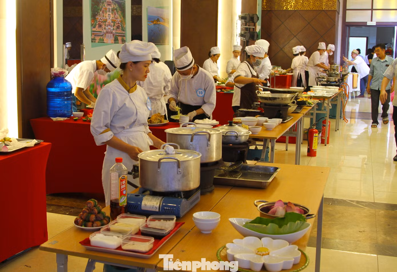 Sáng 16/5, Sở Du lịch Nghệ An tổ chức Cuộc thi ẩm thực chế biến món ăn từ sen tại khách sạn Mường Thanh Sông Lam.