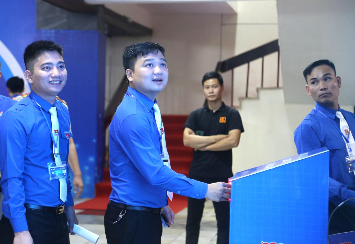 350 đại biểu chính thức đại diện cho 150 nghìn đoàn viên thanh niên trong toàn tỉnh Nghệ An tham gia đại hội. 350 đại biểu chính thức đại diện cho 150 nghìn đoàn viên thanh niên trong toàn tỉnh Nghệ An tham gia đại hội.