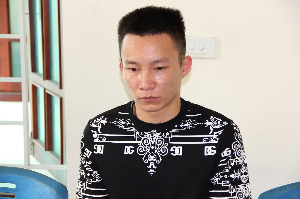 Đối tượng Lê Bảo Tín tại cơ quan công an. Đối tượng Lê Bảo Tín tại cơ quan công an.