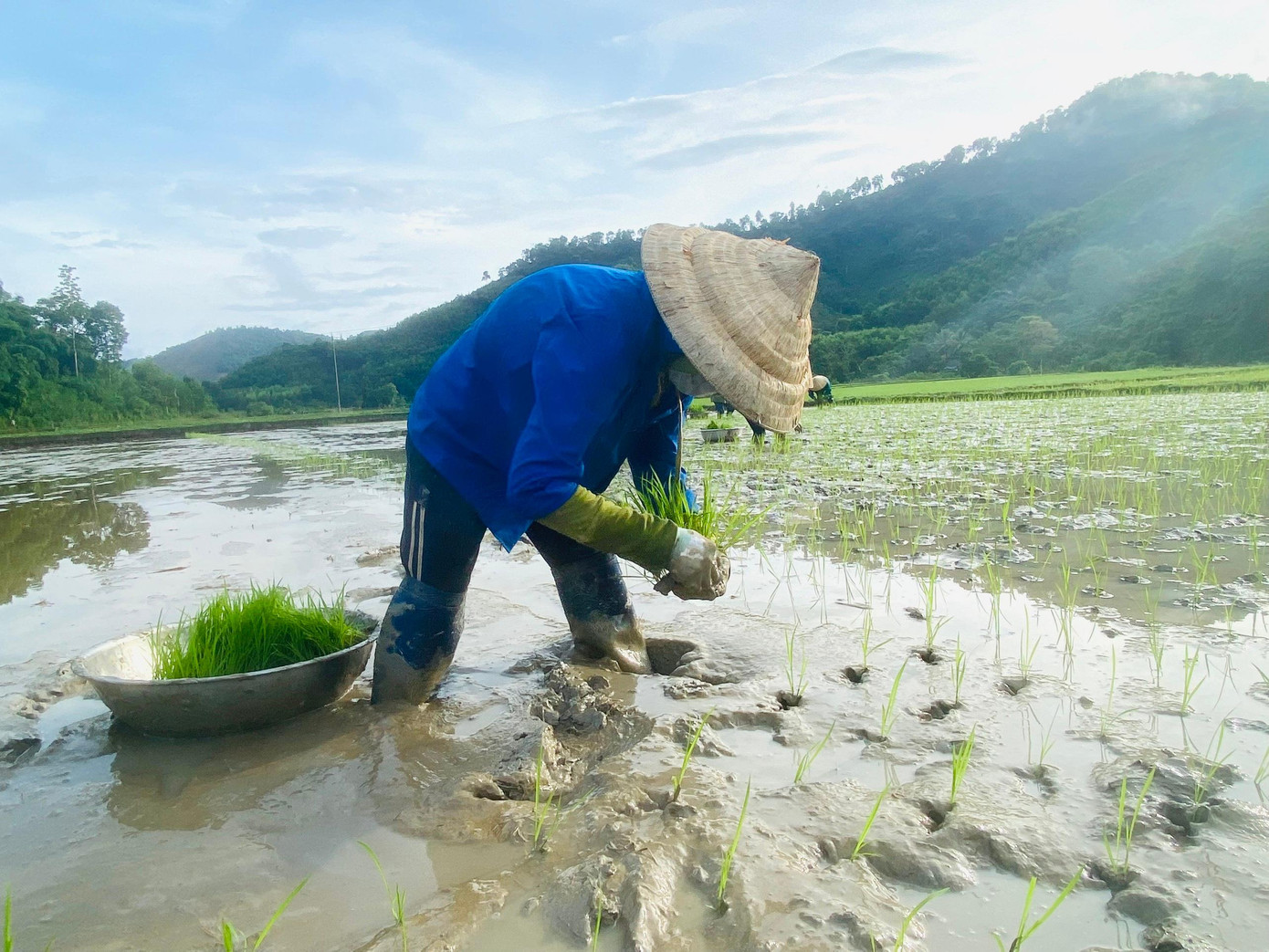 Bên cạnh đó, các công trình, phần việc thanh niên gắn với chào mừng thành công Đại hội Đoàn các cấp, tiến tới Đại hội Đại biểu Đoàn Thanh niên Cộng sản Hồ Chí Minh tỉnh Nghệ An lần thứ XVIII, Đại hội đại biểu toàn quốc Đoàn Thanh niên Cộng sản Hồ Chí Minh lần thứ XII, nhiệm kỳ 2022 - 2027.