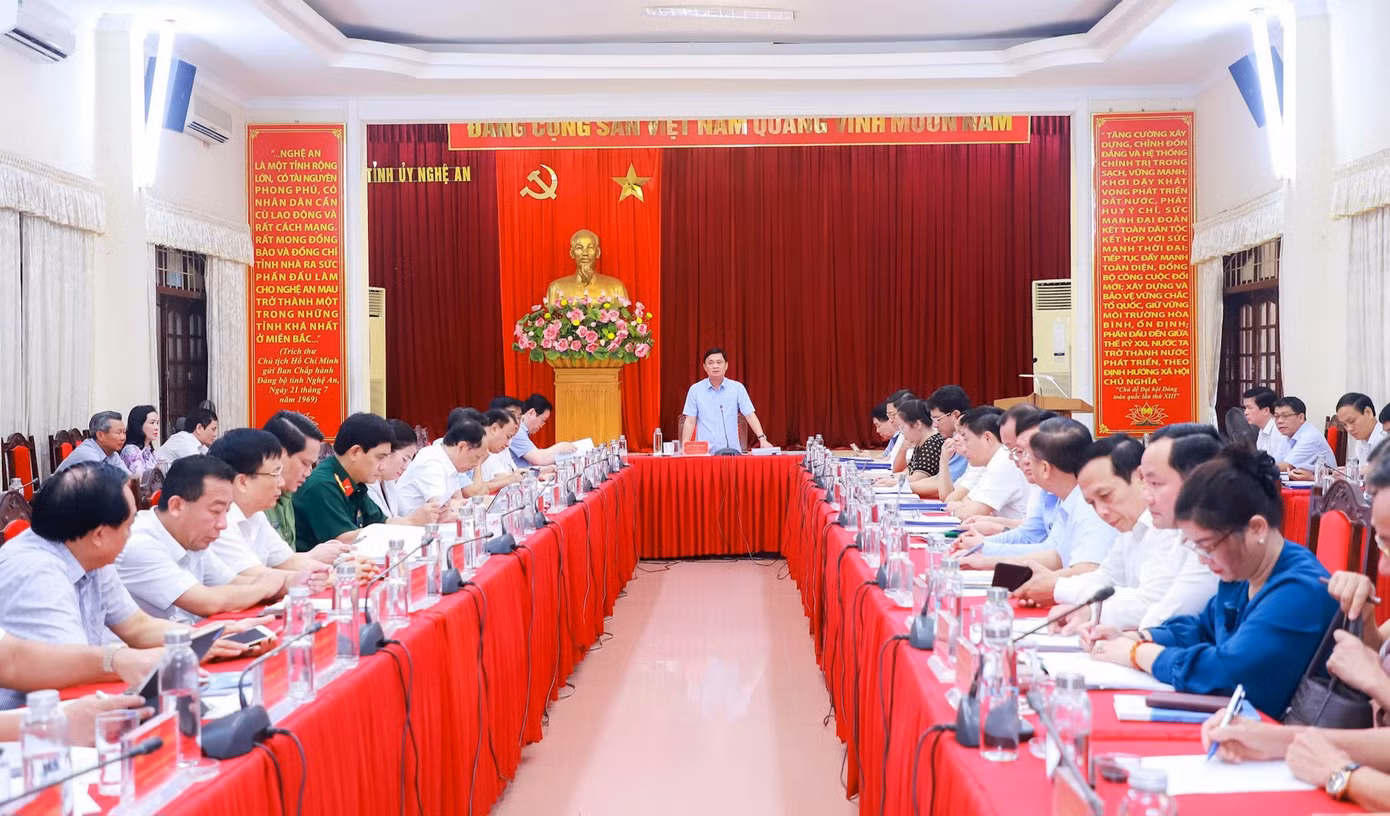 Phiên họp thường kỳ tháng 5/2024 của Ban thường vụ Tỉnh ủy Nghệ An. Phiên họp thường kỳ tháng 5/2024 của Ban thường vụ Tỉnh ủy Nghệ An.