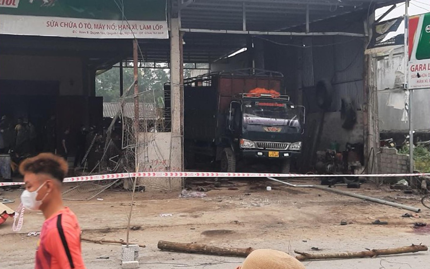 Hiện trường vụ nổ kinh hoàng. Hiện trường vụ nổ kinh hoàng.