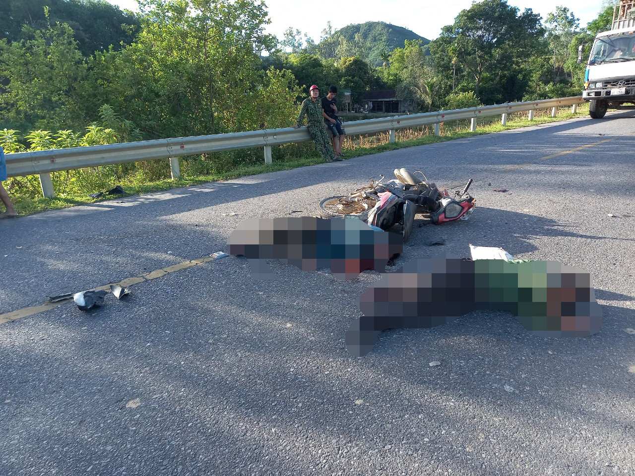 Vụ tai nạn khiến ông T. tử vong tại chỗ, bà L. bị thương rất nặng.
