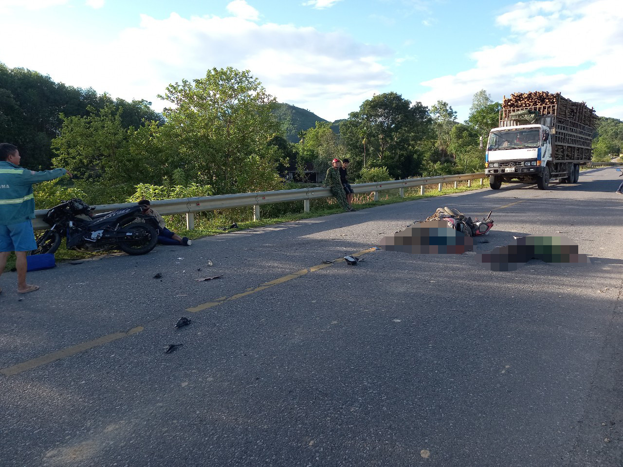 Hiện trường vụ tai nạn thương tâm.