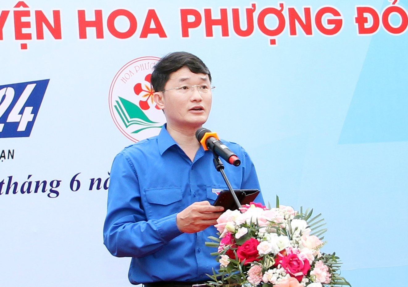 Anh Trần Linh - Phó Bí thư Tỉnh Đoàn, Chủ tịch Hội Sinh viên, Hội Đồng đội tỉnh Nghệ An phát biểu tại Lễ ra quân.