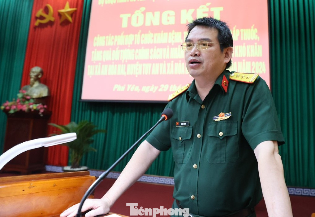 Thượng tá Bùi Đức Thành - Phó Giám đốc Bệnh viện Quân y 175, phát biểu tại chương trình tổng kết. Thượng tá Bùi Đức Thành - Phó Giám đốc Bệnh viện Quân y 175, phát biểu tại chương trình tổng kết.