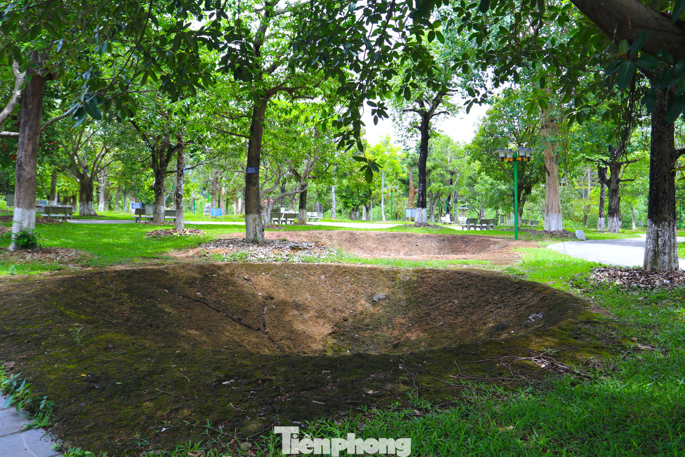 Trong thời điểm này, có ngày cao điểm bị đánh phá lên tới 131 lần, Truông Bồn suốt ngày đêm không ngớt tiếng bom đạn.