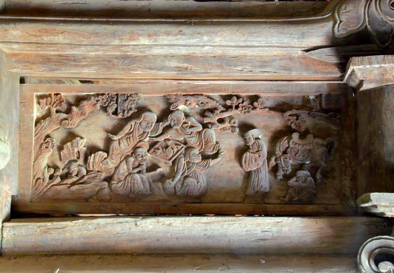 Ngoài hình tượng “tứ linh” được khắc họa dưới nhiều hình thức khác nhau, còn có nhiều đề tài minh họa các điển cố, điển tích, thể hiện ước mơ của người nông dân Nghệ An nói chung và làng Hoành Sơn nói riêng.