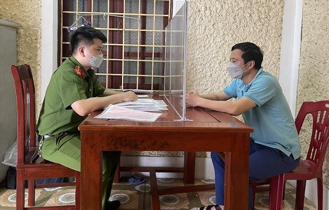 Tạ Xuân Ngọc tại cơ quan công an