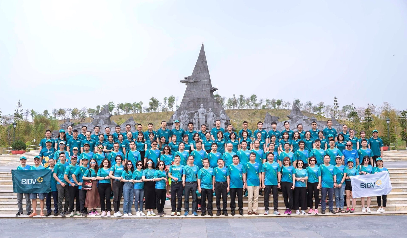 Đến với giải chạy Tiền Phong Marathon 2024, BIDV tham gia với số lượng 250 vận động viên, đông nhất từ trước đến nay. Đến với giải chạy Tiền Phong Marathon 2024, BIDV tham gia với số lượng 250 vận động viên, đông nhất từ trước đến nay.