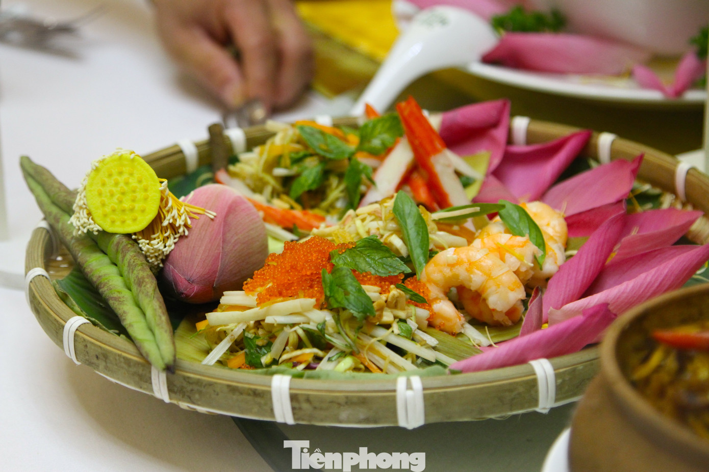 Cuộc thi ẩm thực chế biến món ăn từ sen nên các món ăn đều có sen là chính và là điểm nhấn của món ăn.
