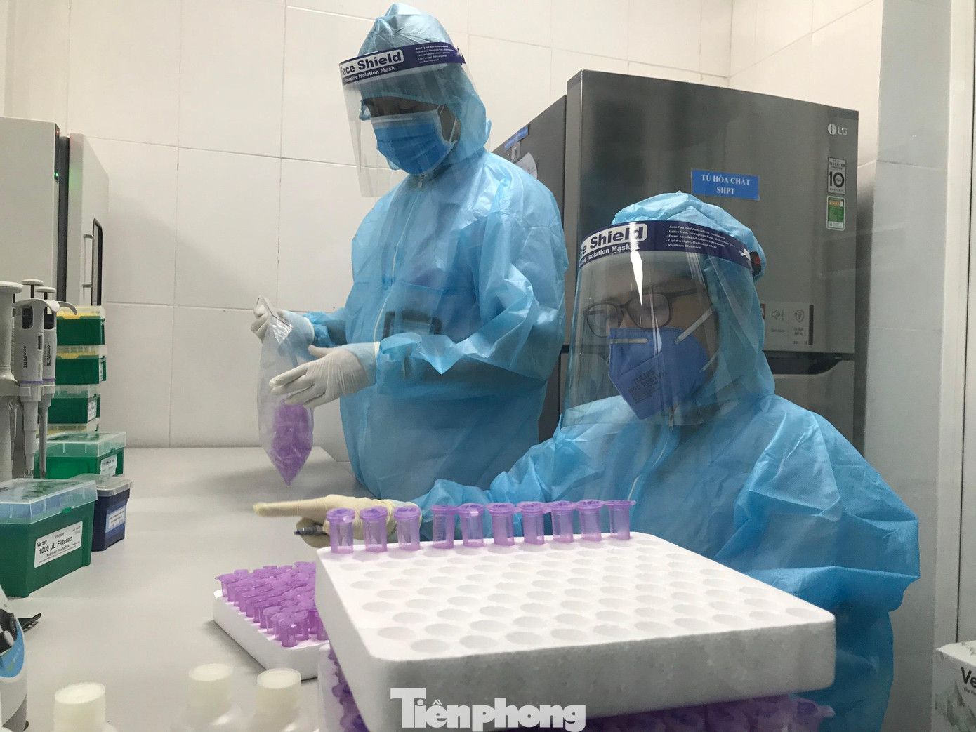 Một ca dương tính với SARS-CoV-2 được phát hiện trong Bệnh viện Hữu nghị Đa khoa Nghệ An. Một ca dương tính với SARS-CoV-2 được phát hiện trong Bệnh viện Hữu nghị Đa khoa Nghệ An.