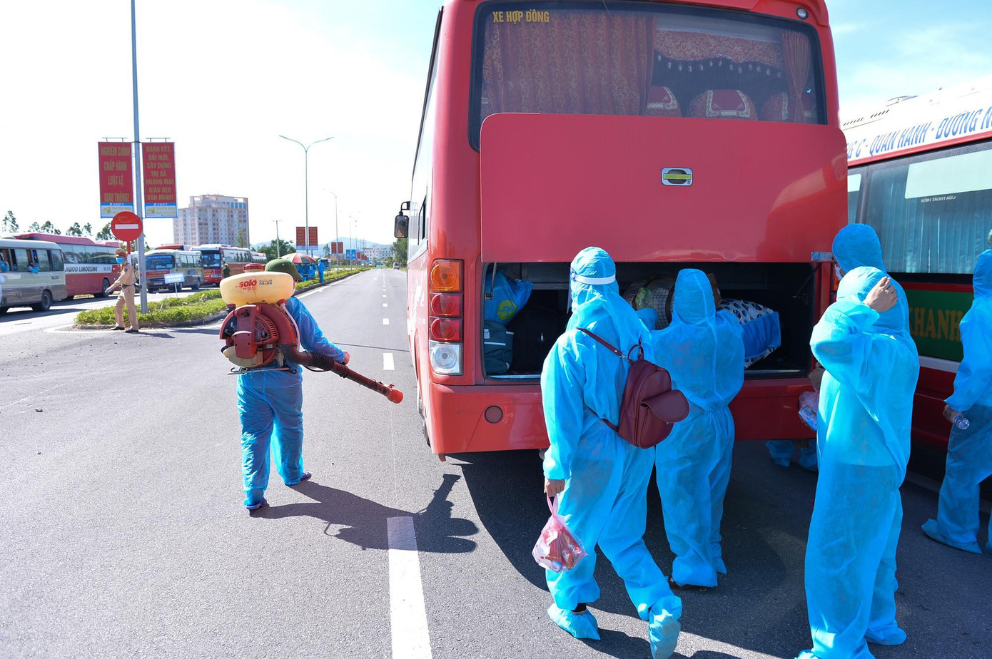 Dịch bệnh COVID-19 diễn biến phức tạp, đầu tháng 5 năm 2021 đến nay hàng chục nghìn lao động đang làm việc tại các khu, cụm công nghiệp trên địa bàn tỉnh Bắc Giang đã thất nghiệp.