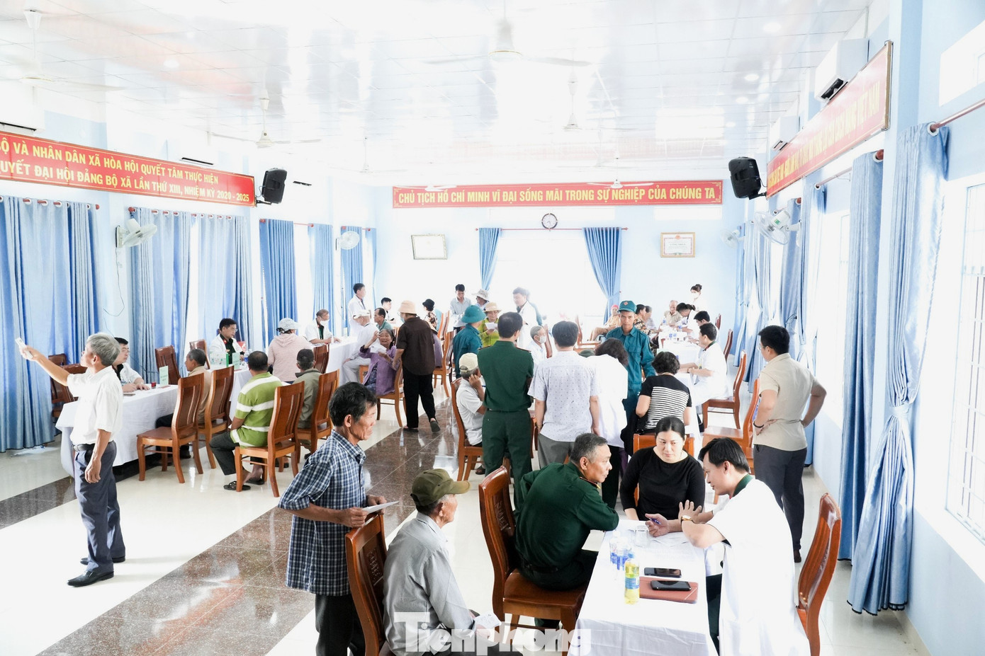 Tiếp nối hoạt động ngày hôm qua (28/3) tại xã An Hòa Hải, ngày 29/3, Bệnh viện Quân y 175, báo Tiền Phong, Ban tổ chức Giải Vô địch Quốc gia Marathon và cự ly dài báo Tiền Phong lần thứ 65 – năm 2024, Bộ Chỉ huy Quân sự tỉnh Phú Yên... tổ chức chương trình khám bệnh, tư vấn sức khỏe, cấp thuốc và tặng quà gia đình chính sách và nhân dân có hoàn cảnh khó khăn tại xã Hòa Hội, huyện Phú Hòa, tỉnh Phú Yên.