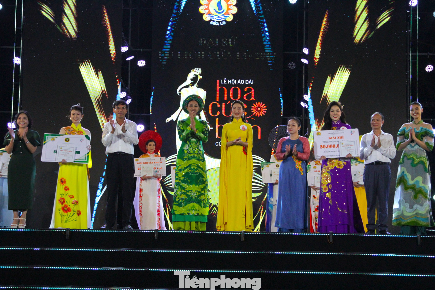 2 giải nhì của cuộc thi được trao cho thí sinh có SBD 106 Nguyễn Thị Quỳnh Trang và thí sinh SBD 164 Trương Thị Vinh Thương.