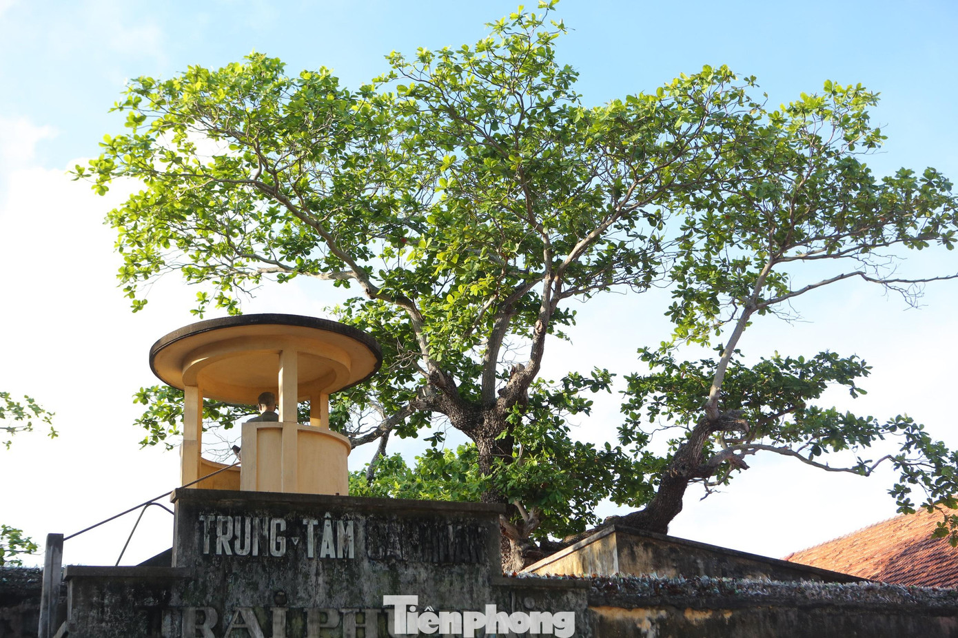 Trại tù Phú Hải (thuộc hệ thống nhà tù Côn Đảo) nơi đã từng có hàng ngàn chiến sỹ cách mạng, người yêu nước bị thực dân Pháp và đế quốc Mỹ giam giữ, khổ sai.