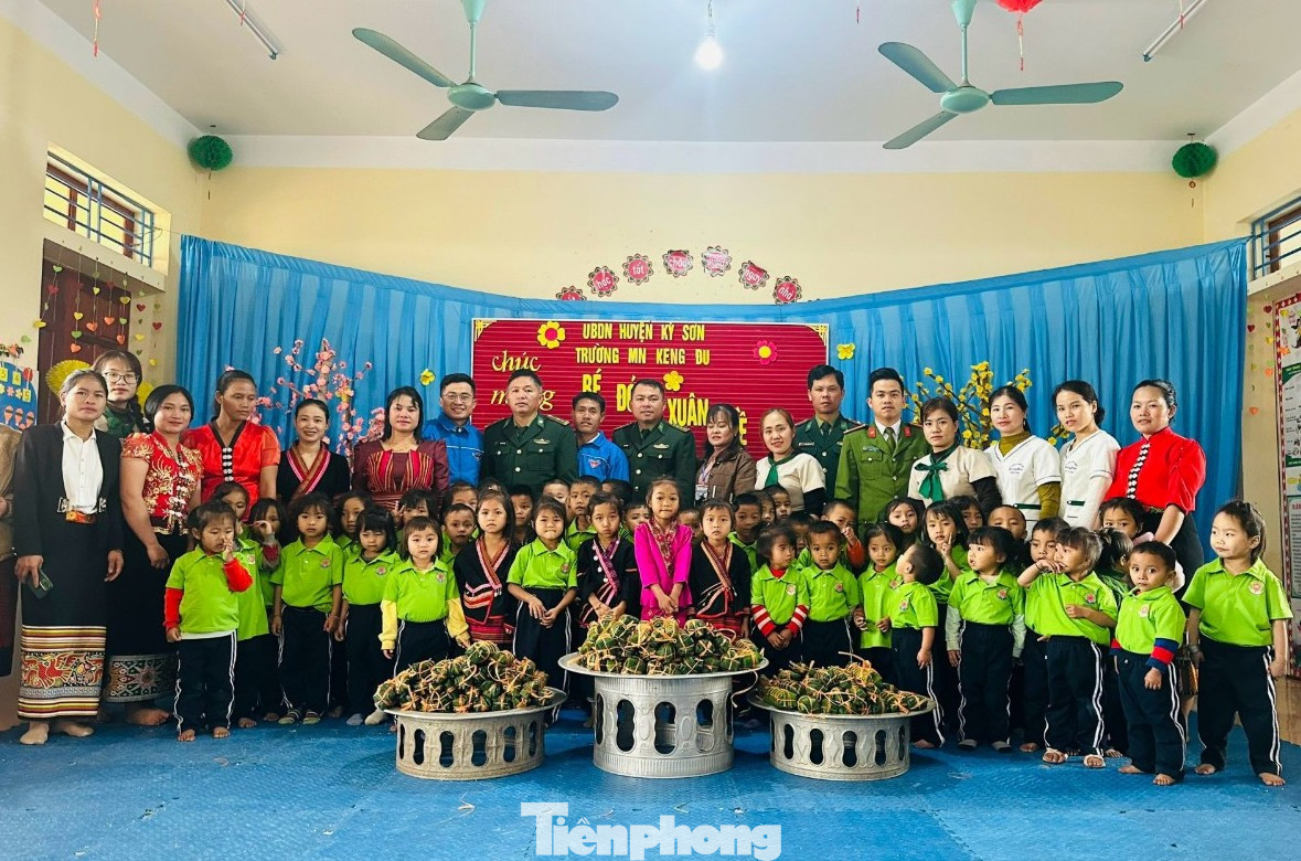 Các chương trình được tổ chức nhằm hỗ trợ đồng bào nghèo, học sinh nghèo có thêm điều kiện đón Tết cổ truyền của dân tộc trong đầm ấm, yên vui.