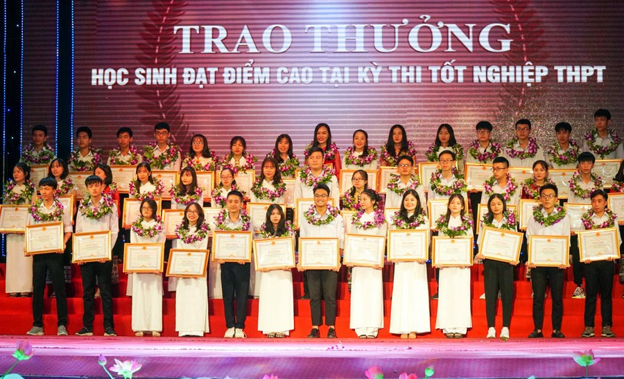Nghệ An tuyên dương 66 học sinh đạt điểm cao trong kỳ thi tốt nghiệp THPT năm 2024