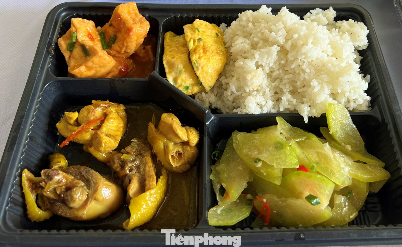 Các món ăn đảm bảo dinh dưỡng, sạch sẽ cho thí sinh được chuẩn bị kỹ lưỡng cho các thí sinh tham dự kỳ thi.