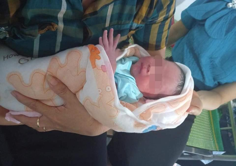 Nhiều người hiếm muộn muốn nhận bé trai bị bỏ rơi làm con nuôi