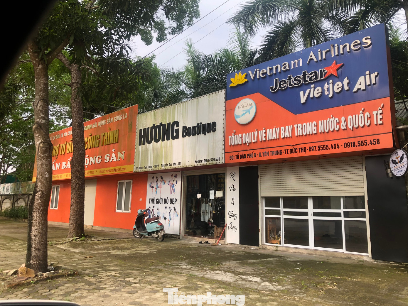 Doanh nghiệp kinh doanh quán nhậu, cà phê và một số văn phòng trên khu đất thuê của Huyện ủy Đức Thọ. Doanh nghiệp kinh doanh quán nhậu, cà phê và một số văn phòng trên khu đất thuê của Huyện ủy Đức Thọ.