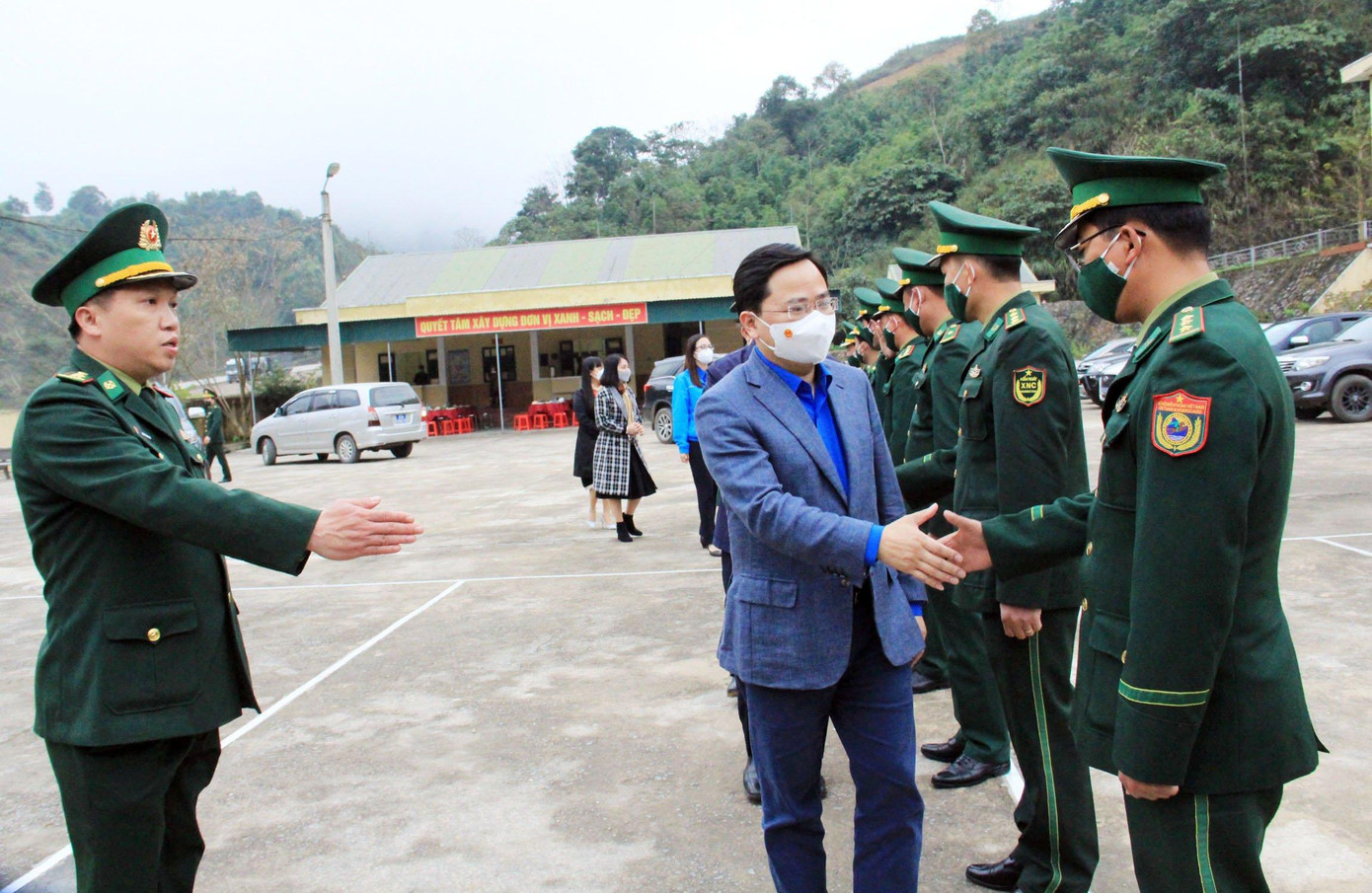 Đoàn công tác T.Ư Đoàn, Bộ Tư lệnh BĐBP đến thăm, làm việc tại Đồn Biên phòng