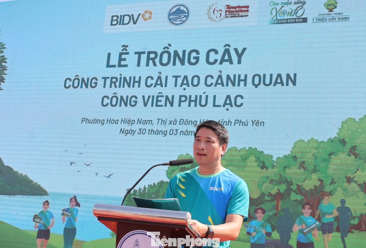 Ông Trần Phương - Phó Tổng Giám đốc, Chủ tịch Công đoàn BIDV, phát biểu tại buổi lễ. Ông Trần Phương - Phó Tổng Giám đốc, Chủ tịch Công đoàn BIDV, phát biểu tại buổi lễ.
