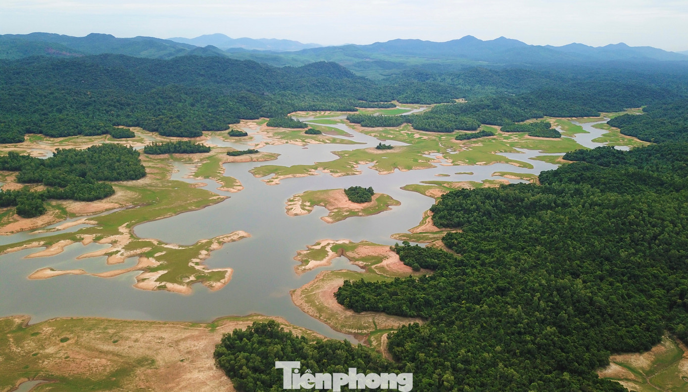 Lực lượng tham gia mở đường 22 năm những năm 1966 - 1972 gồm 4 đội thanh niên xung phong (TNXP) với khoảng hơn 6.000 người. Đến cuối năm 1970, đầu năm 1971, tuyến đường chiến lược 22 hoàn thành.