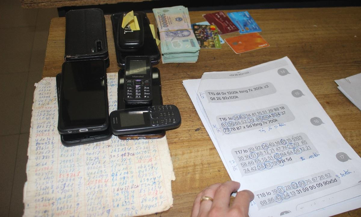 Tang vật vụ án thu giữ được Tang vật vụ án thu giữ được