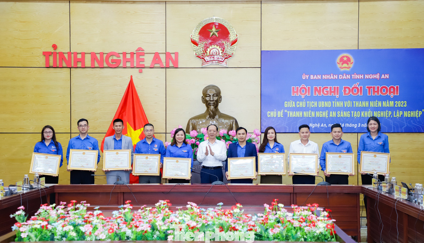 Dịp này, Chủ tịch UBND tỉnh Nghệ An quyết định tặng Bằng khen cho 10 tập thể, 10 cá nhân có thành tích xuất sắc trong công tác Đoàn và phong trào thanh thiếu nhi giai đoạn 2017-2022.