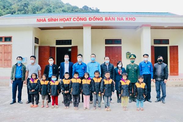 BTC trao quà cho học sinh có hoàn cảnh khó khăn. BTC trao tặng 6 chiếc máy thở và 600 "Túi thuốc an sinh" cho Trung tâm Y tế các huyện Anh Sơn, Tương Dương, Kỳ Sơn, Nghĩa Đàn và Bệnh viện Đa khoa Tây Bắc, Bệnh viện Đa khoa Tây Nam.