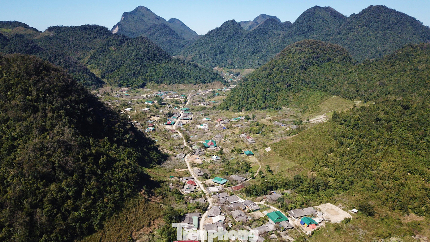 Với sự ưu ái của "mẹ thiên nhiên" cùng sự chăm chỉ lao động, tuổi thọ của người dân Mường Lống luôn cao. Toàn xã này có 8 cụ trên 100 tuổi, chưa kể gần 20 cụ cũng gần với tuổi này. Đối với các cụ ở tuổi 80 thì Mường Lống đang có 68 người. Ngoài cái tên gọi là "Đà Lạt xứ Nghệ" hay "Sa Pa xứ Nghệ" thì Mường Lống còn có tên "Mường trăm tuổi".