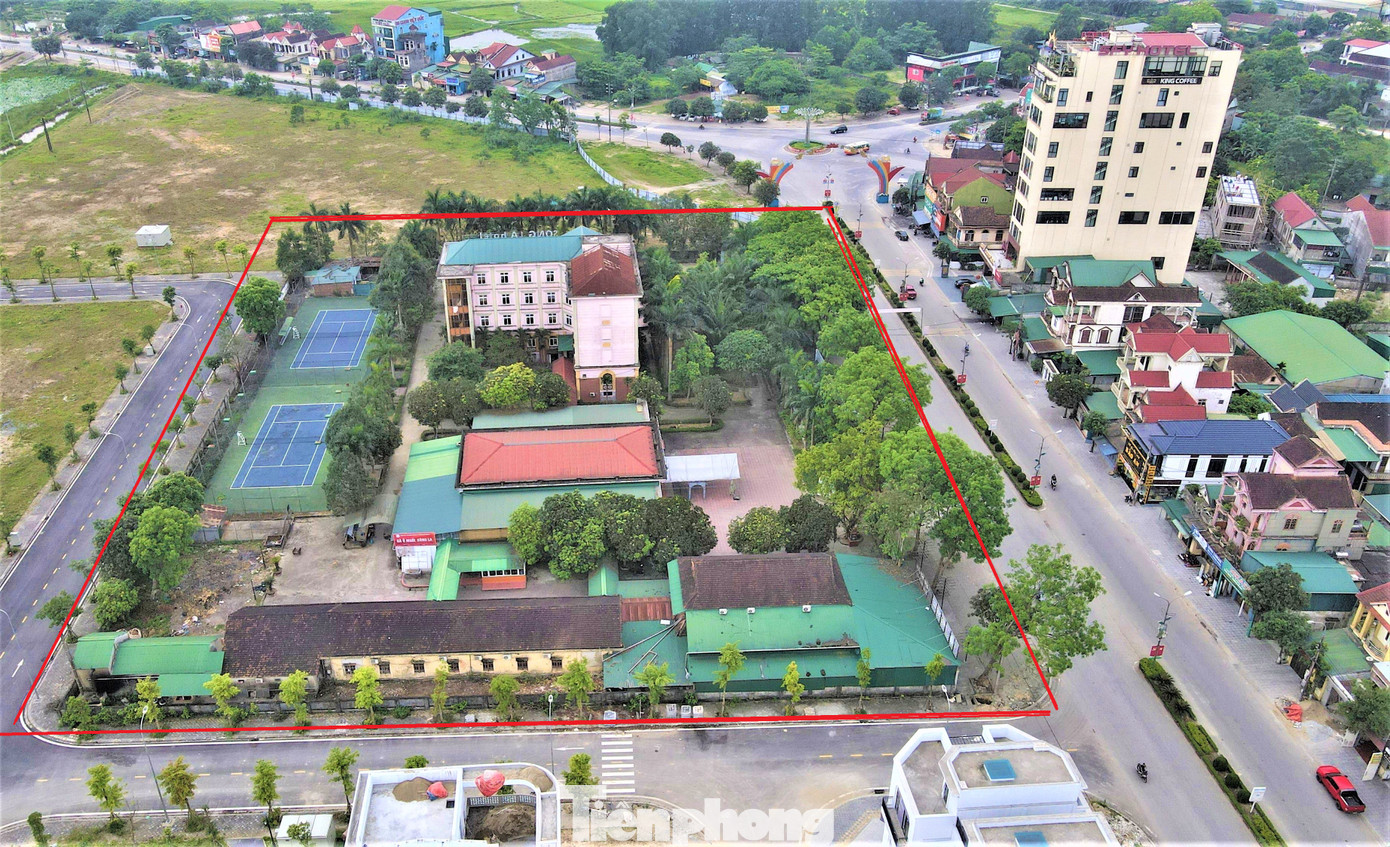 Khu đất vàng từng là nhà khách Huyện ủy Đức Thọ nay được cho doanh nghiệp thuê 20 năm Khu đất vàng từng là nhà khách Huyện ủy Đức Thọ nay được cho doanh nghiệp thuê 20 năm