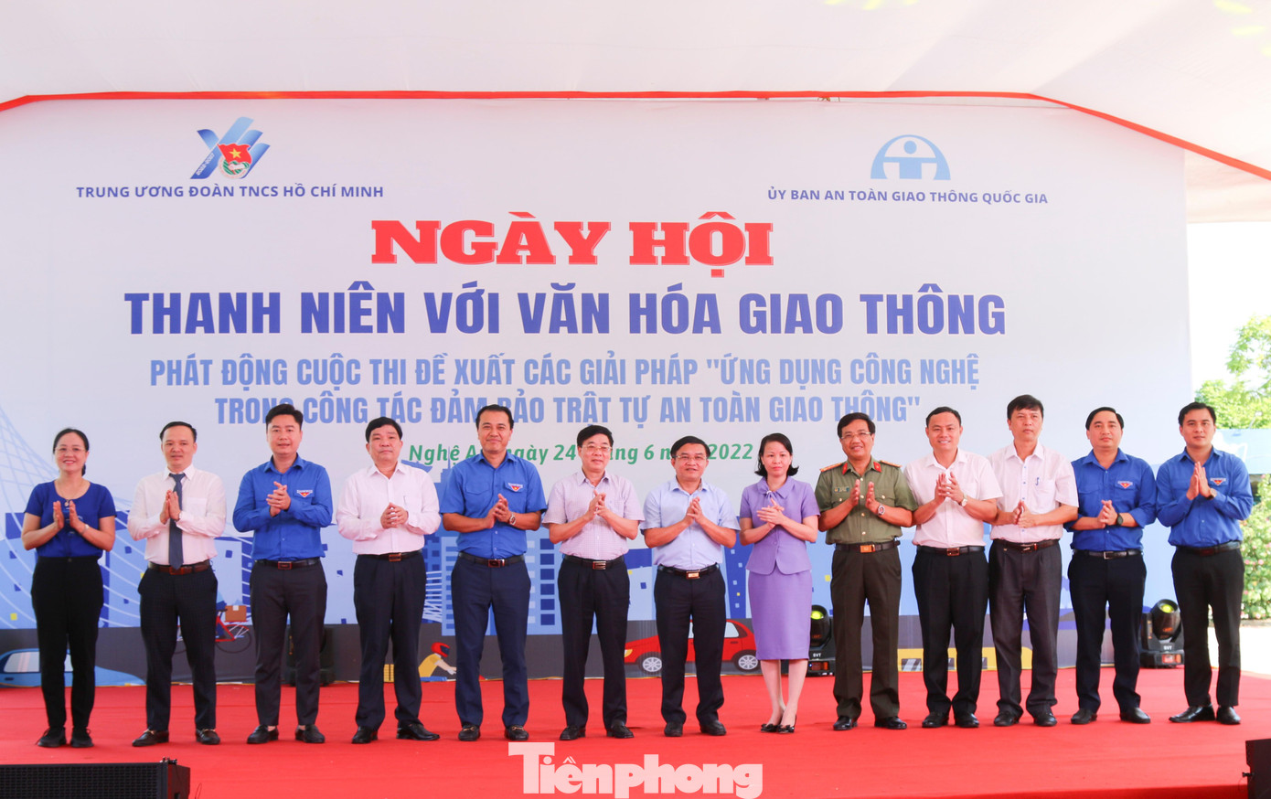 Hơn 1.500 cán bộ, đoàn viên thanh niên, học sinh, sinh viên trên địa bàn tỉnh Nghệ An tham dự Ngày hội. Sau lễ phát động sẽ diễn ra nhiều hoạt động như: Tập huấn kỹ thuật lái xe mô tô khoa học, an toàn và các trò chơi vận động tìm hiểu Luật giao thông đường bộ với sự tham gia của 500 ĐVTN và sự phối hợp của Head Honda Hưng Phát. Tại khu vực triển lãm sẽ trưng bày các tác phẩm tranh của thiếu nhi Nghệ An với chủ đề “Chúng em với văn hóa giao thông”. Ban Tổ chức Chương trình sẽ đến thăm các nạn nhân bị tai nạn giao thông, trao tặng quà đoạn đường “Xanh - sạch - đẹp - ATGT” trên địa bàn huyện Hưng Nguyên.