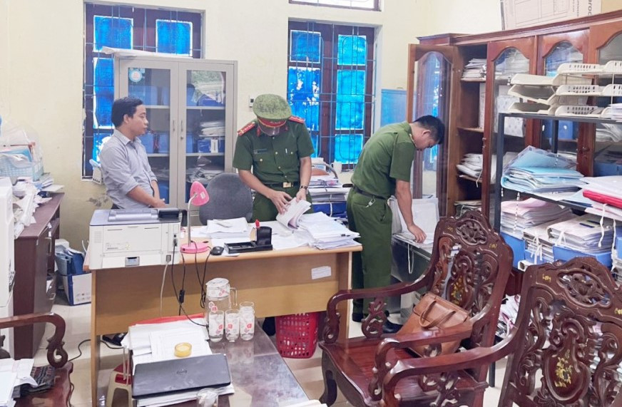 Công an làm việc và khám xét nơi làm việc của Bùi Ngọc Ánh.