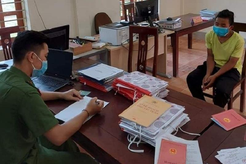 Công an yêu cầu Cụt Văn Mùi khai báo y tế. Công an yêu cầu Cụt Văn Mùi khai báo y tế.