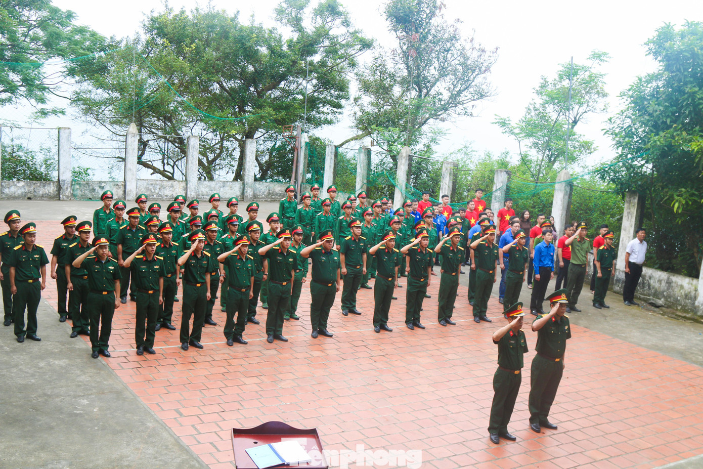 Vượt hàng chục hải lý ra Đảo Mắt, lễ chào cờ có thêm sự tham dự của Đoàn viên, thanh niên làm ấm lòng những người chiến sĩ. Đồng thời, thông qua các hoạt động của chương trình nhằm đẩy mạnh công tác tuyên truyền, tạo sự chuyển biến mạnh mẽ trong nhận thức của cán bộ, đoàn viên, thanh niên về vị trí chiến lược của biển, đảo trong sự nghiệp xây dựng và bảo vệ Tổ quốc, góp phần khơi dậy và vun đắp tình yêu quê hương đất nước, yêu biển đảo đối với thế hệ trẻ.
