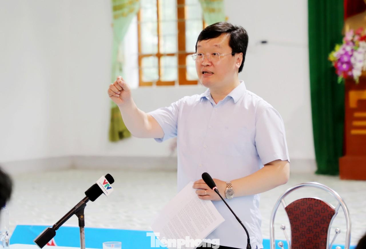 Chủ tịch UBND tỉnh Nghệ An Nguyễn Đức Trung kết luận buổi đối thoại với người dân.