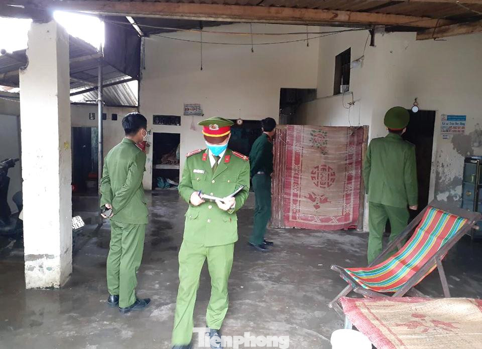 Tháng 3/2020, Công an huyện Diễn Châu phối hợp với công an xã Diễn Hải thực hiện việc truy quét các tệ nạn xã hội tại Hòn Câu.