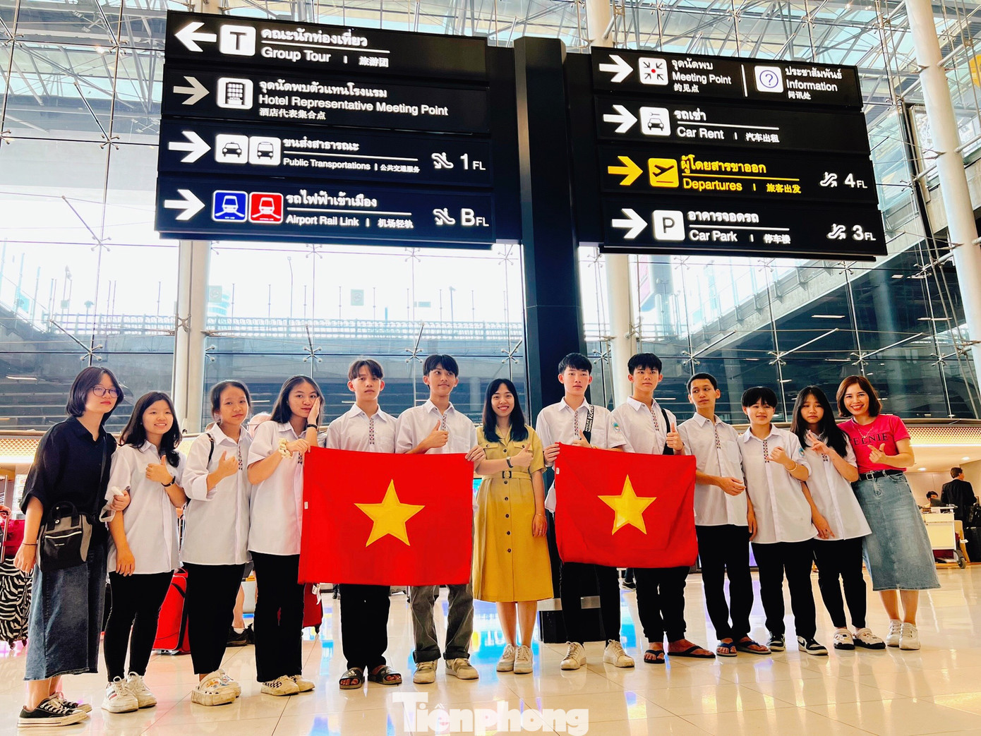 Lần đầu "ra quân", đội tuyển của cô Thùy Linh đã tạo nên kỳ tích vang dội. Lần đầu "ra quân", đội tuyển của cô Thùy Linh đã tạo nên kỳ tích vang dội.