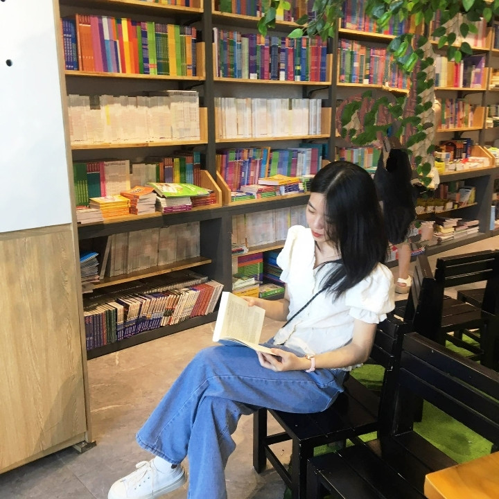 Lương Thị Hoài Thu chia sẻ bí quyết học tập tốt khối C là có thể học ở mọi lúc, mọi nơi.