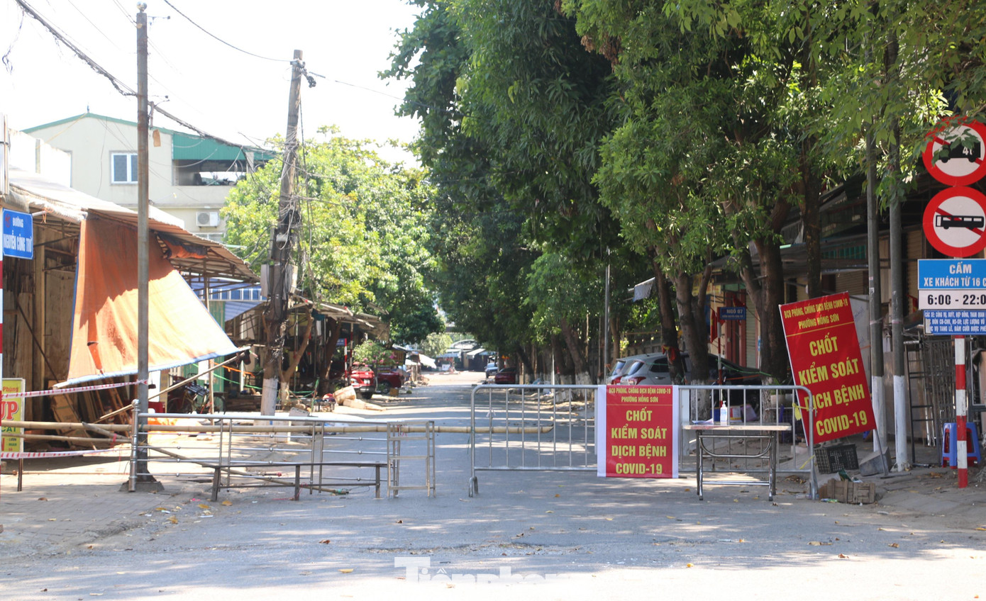 Từ đường lớn tới ngõ nhỏ đều có chốt kiểm soát