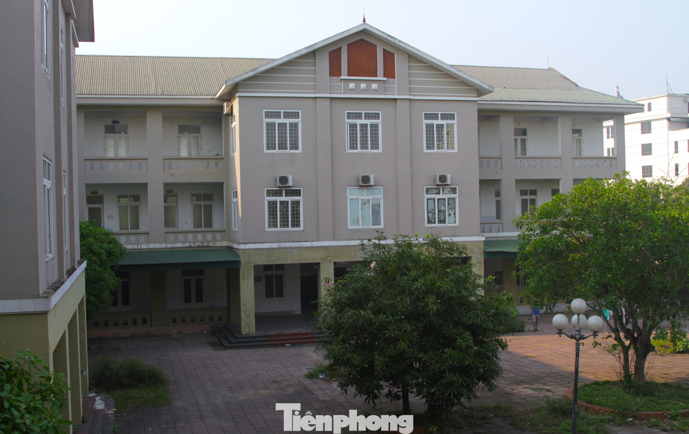 Theo thống kê, hiện trên địa bàn tỉnh Nghệ An có hàng trăm cơ sở cơ quan hành chính công lập, trụ sở làm việc, nhà văn hoá, hội quán… dôi dư sau khi sáp nhập.