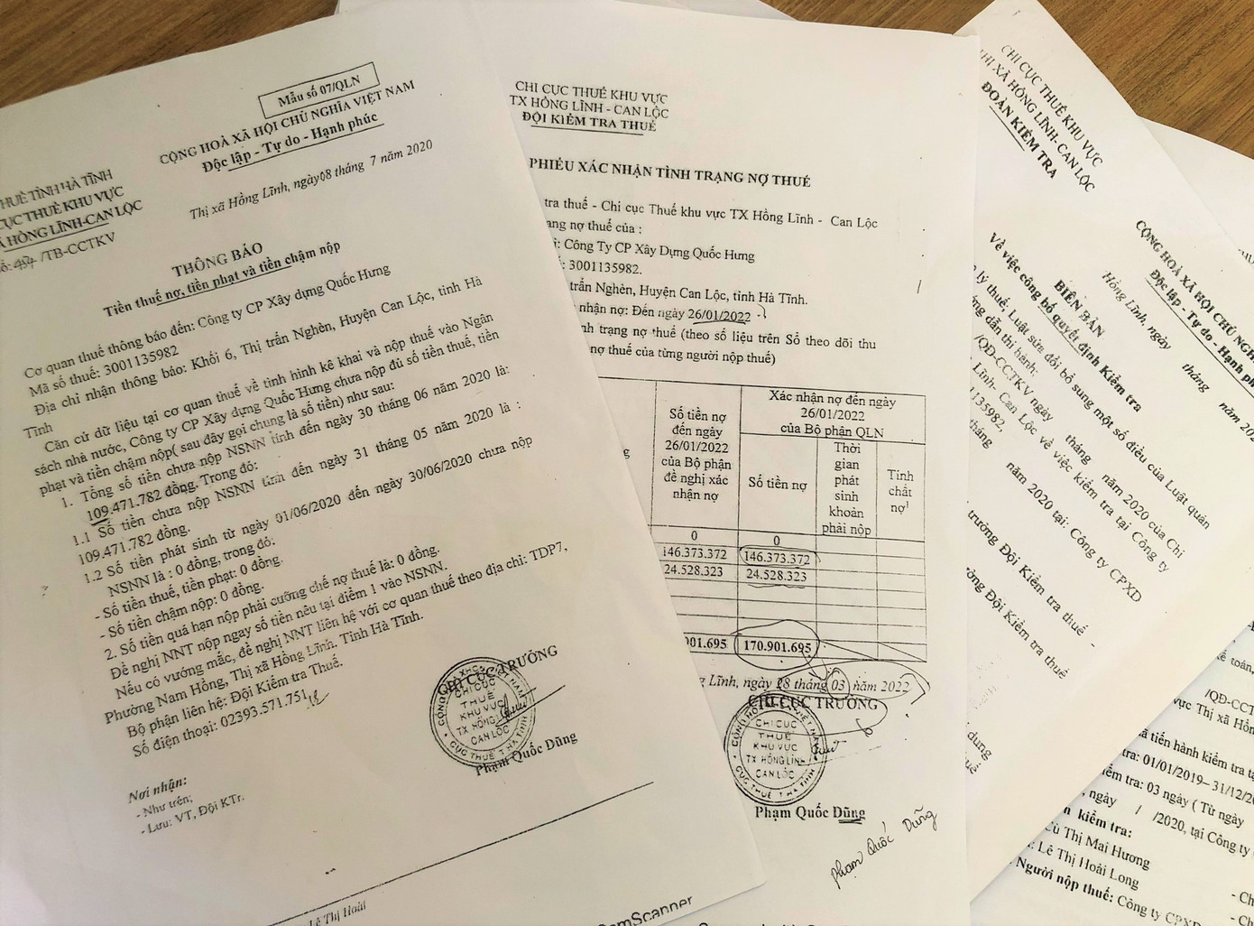 Lãnh đạo Chi cục thuế khu vực thị xã Hồng Lĩnh - Can Lộc nói bị cấp dưới lừa dối, ký vào văn bản không phù hợp. Lãnh đạo Chi cục thuế khu vực thị xã Hồng Lĩnh - Can Lộc nói bị cấp dưới lừa dối, ký vào văn bản không phù hợp.