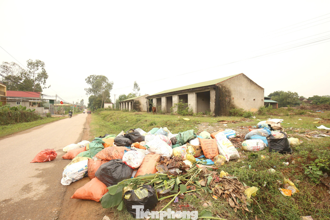 Ông Văn Bá Hòa - Chủ tịch UBND xã Nam Thái cho biết công trình phải tạm dừng do thiếu vốn. Tuy nhiên, nếu có vốn thì cũng khó tiếp tục triển khai xây dựng bởi vị trí xây chợ không hiệu quả. Bởi vậy, chính quyền xã này đã đề nghị bỏ chợ và đang làm các thủ tục gửi các cơ quan chức năng để thanh lý, chuyển đổi mục đích sử dụng khác.