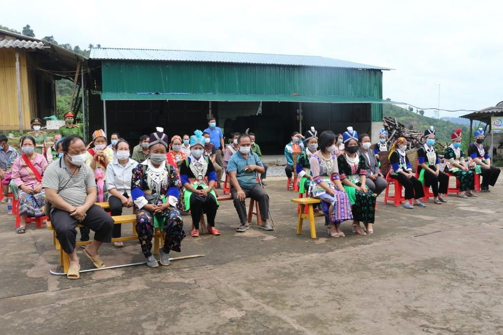 Cửa hàng được đặt tại xã Huồi Tụ Cửa hàng được đặt tại xã Huồi Tụ